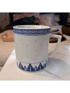 Vintage Chinese Blue & White Porcelain Mug Translucent Rice Grain Pattern 4"